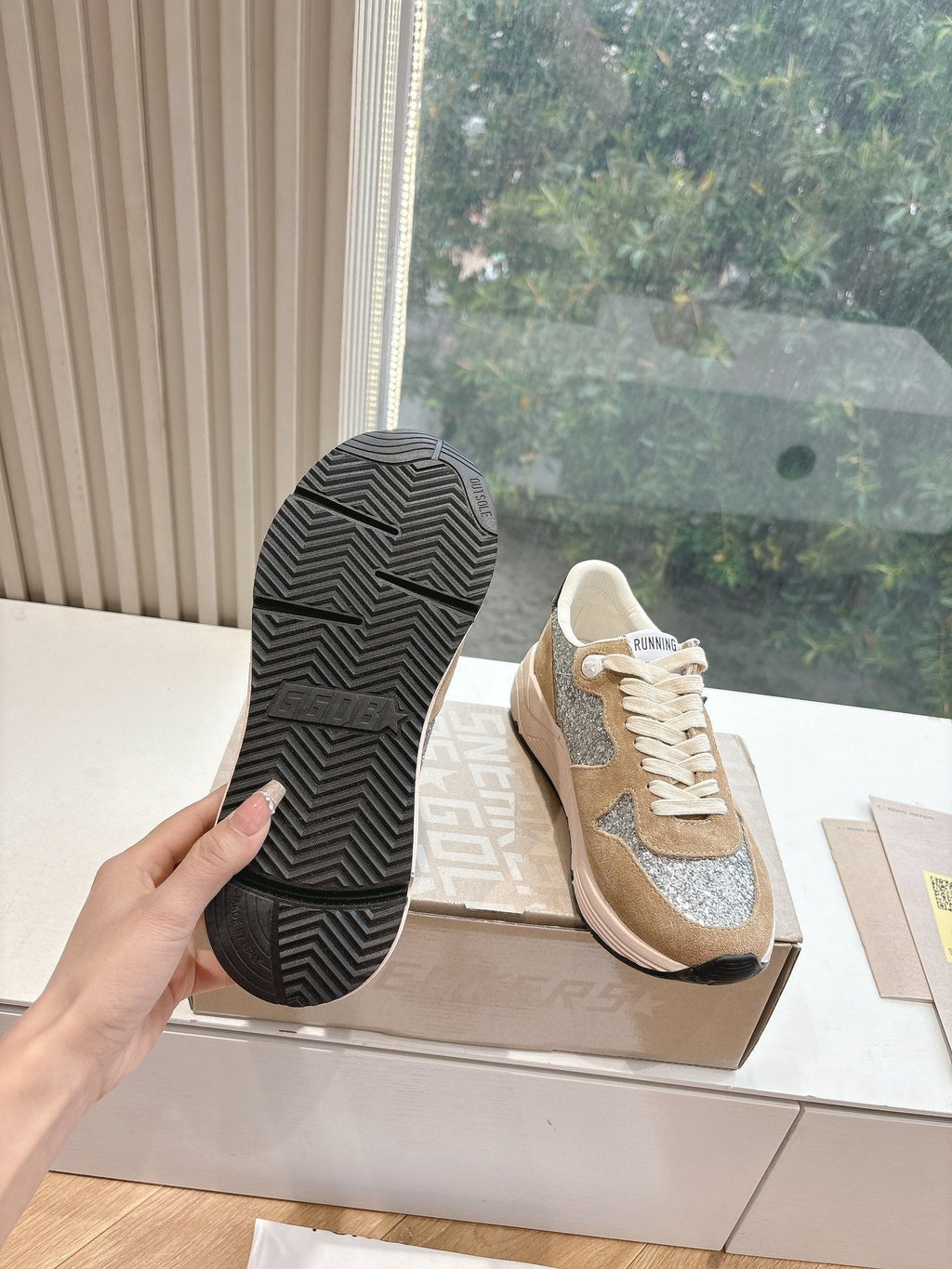 RUNNING SOLE SNEAKERS IN SILVER GLITTER AND PECAN PIE SUEDE BLACK CALFSKIN STAR