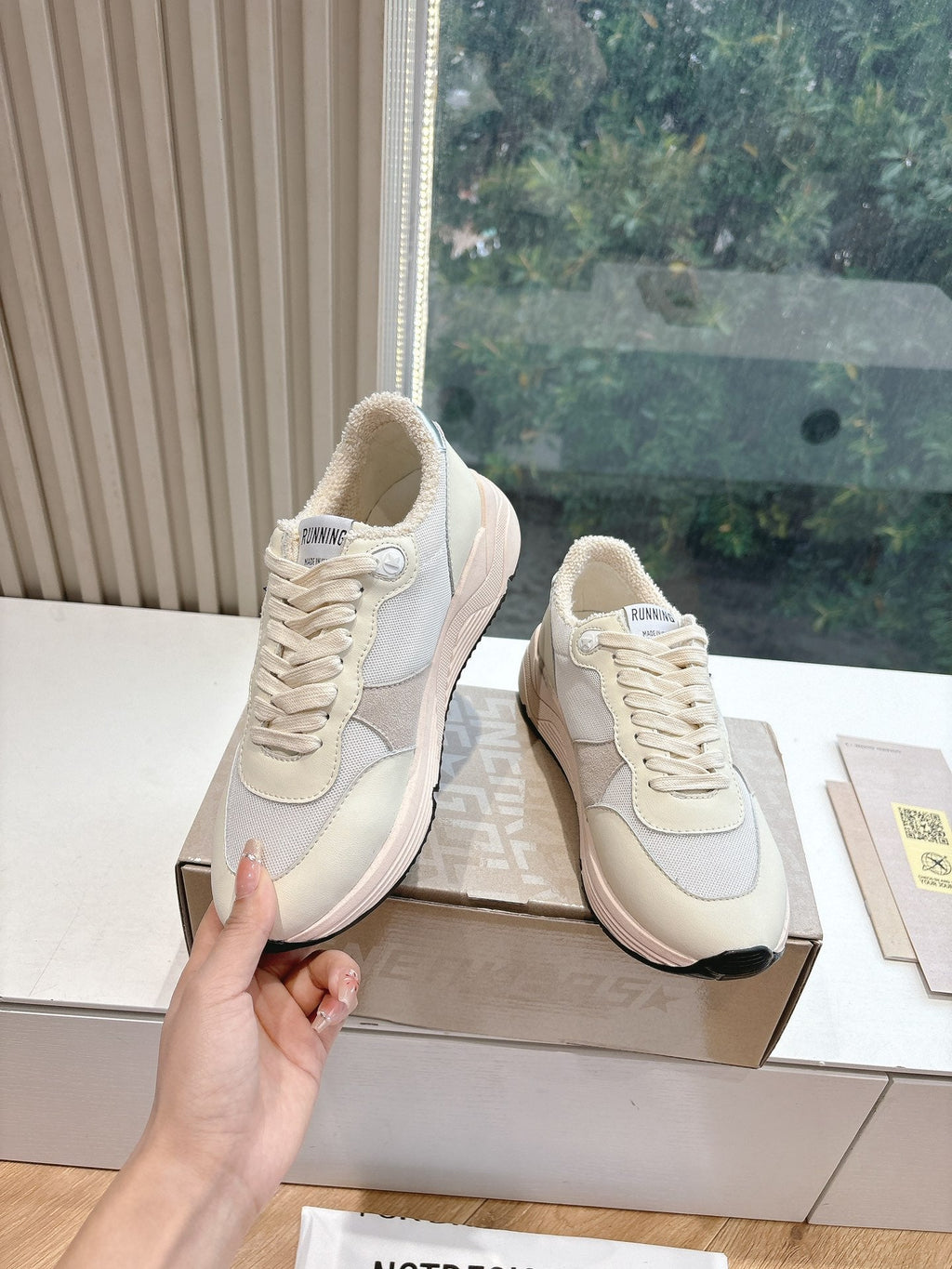RUNNING SOLE SNEAKERS IN WHITE MESH, BEIGE SUEDE AND CALFSKIN WITH BLUE STAR
