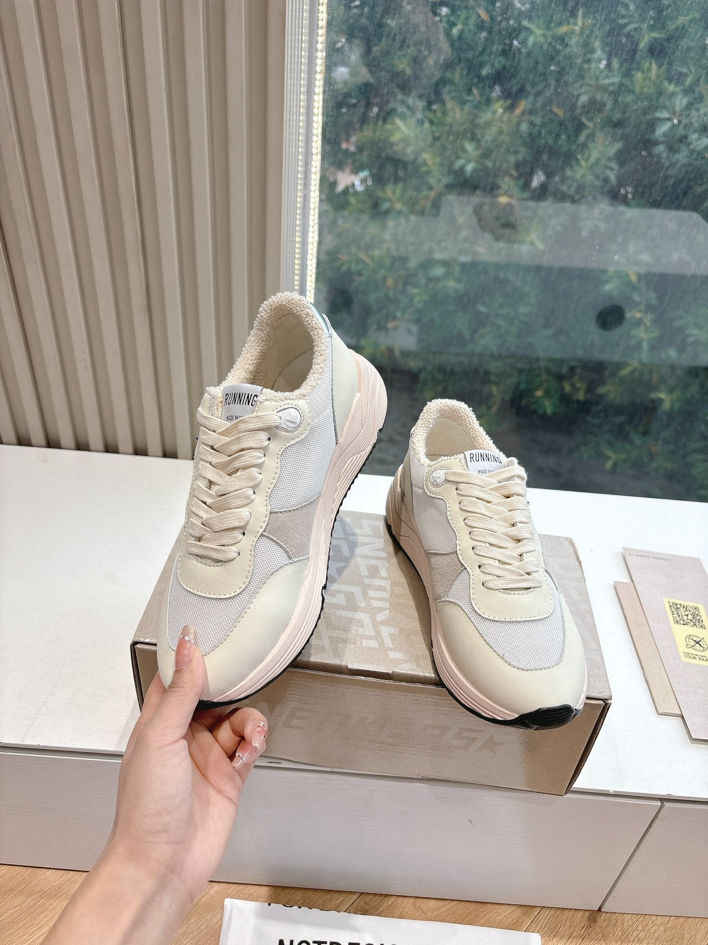 RUNNING SOLE SNEAKERS IN WHITE MESH, BEIGE SUEDE AND CALFSKIN WITH BLUE STAR