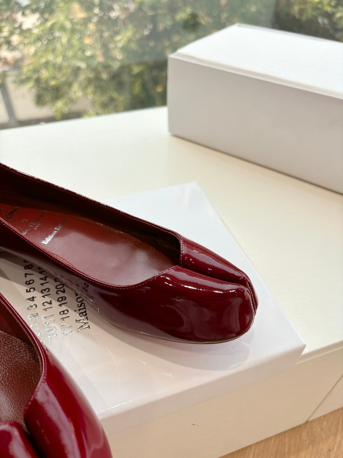 MARLOUGIELA STRASS BALLERINAS IN BURGUNDY RED PATENT SMOOTH CALFSKIN
