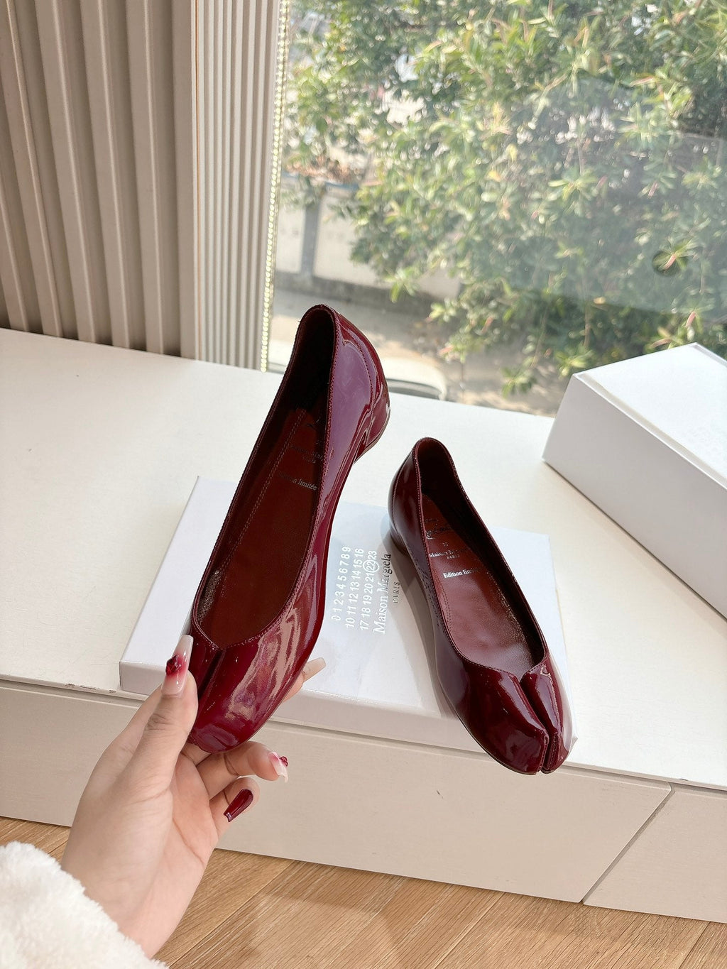 MARLOUGIELA STRASS BALLERINAS IN BURGUNDY RED PATENT SMOOTH CALFSKIN