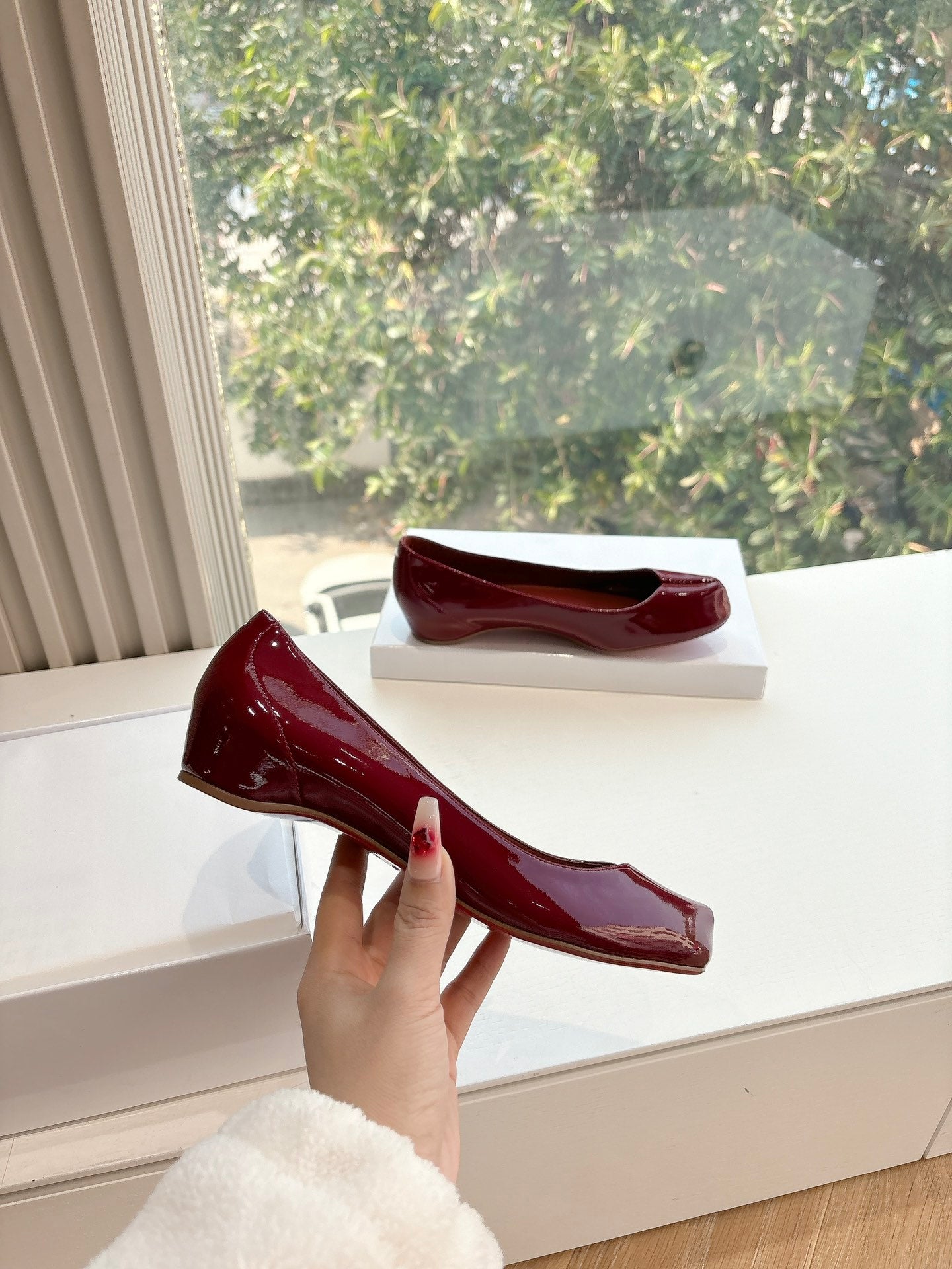 MARLOUGIELA STRASS BALLERINAS IN BURGUNDY RED PATENT SMOOTH CALFSKIN