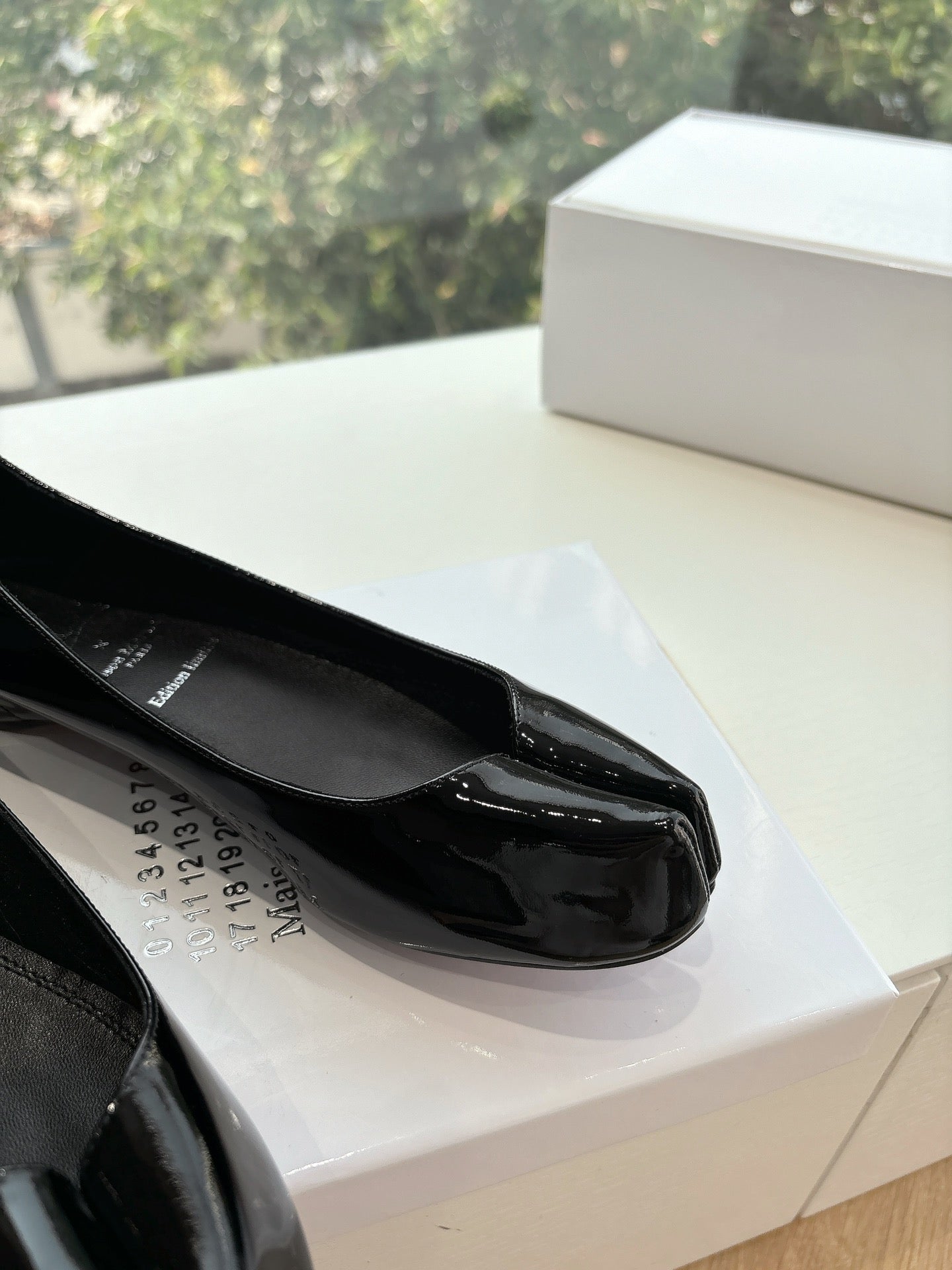 MARLOUGIELA STRASS BALLERINAS IN BLACK PATENT SMOOTH CALFSKIN