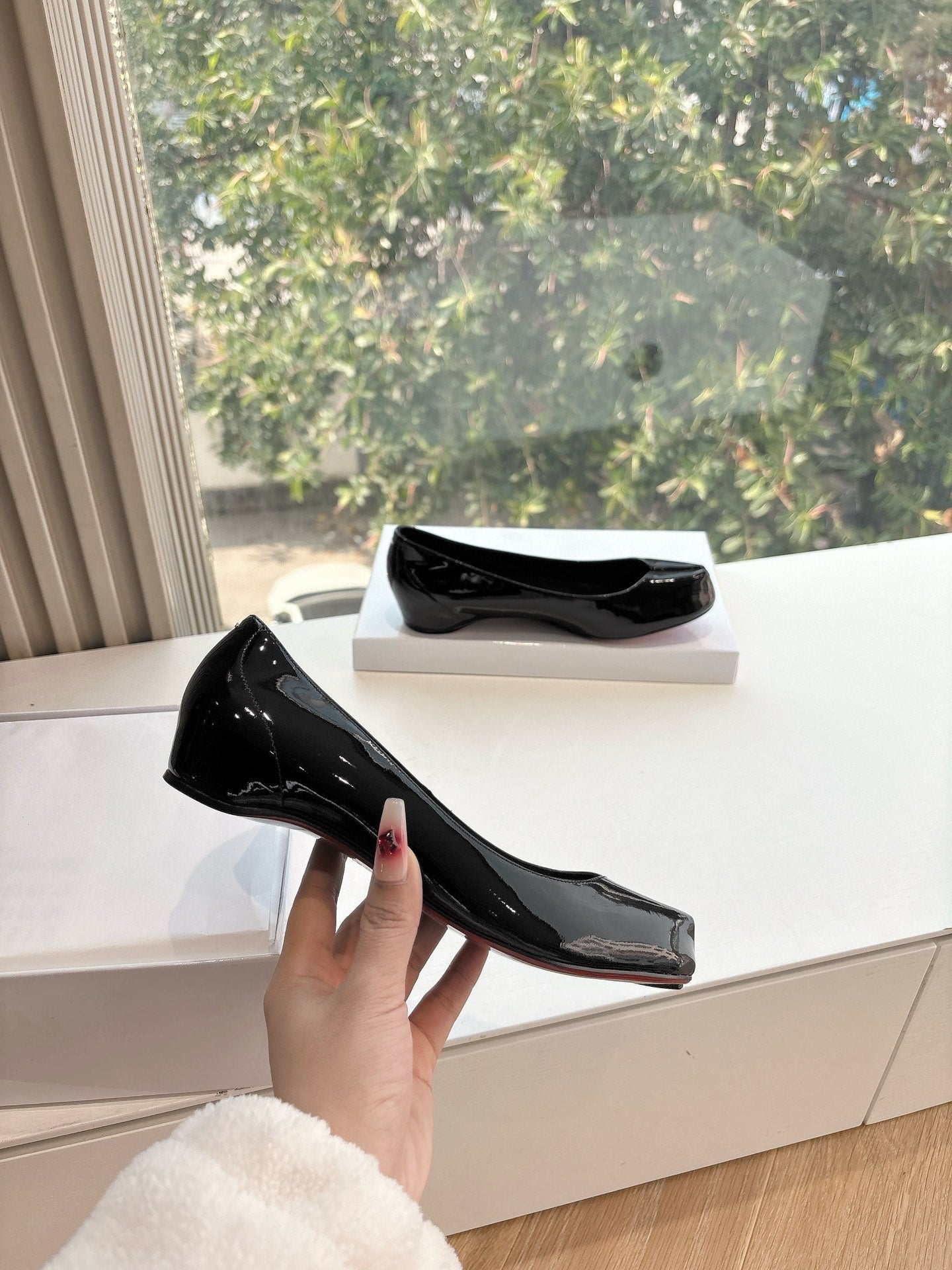 MARLOUGIELA STRASS BALLERINAS IN BLACK PATENT SMOOTH CALFSKIN