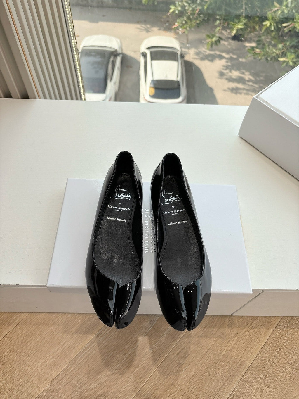 MARLOUGIELA STRASS BALLERINAS IN BLACK PATENT SMOOTH CALFSKIN