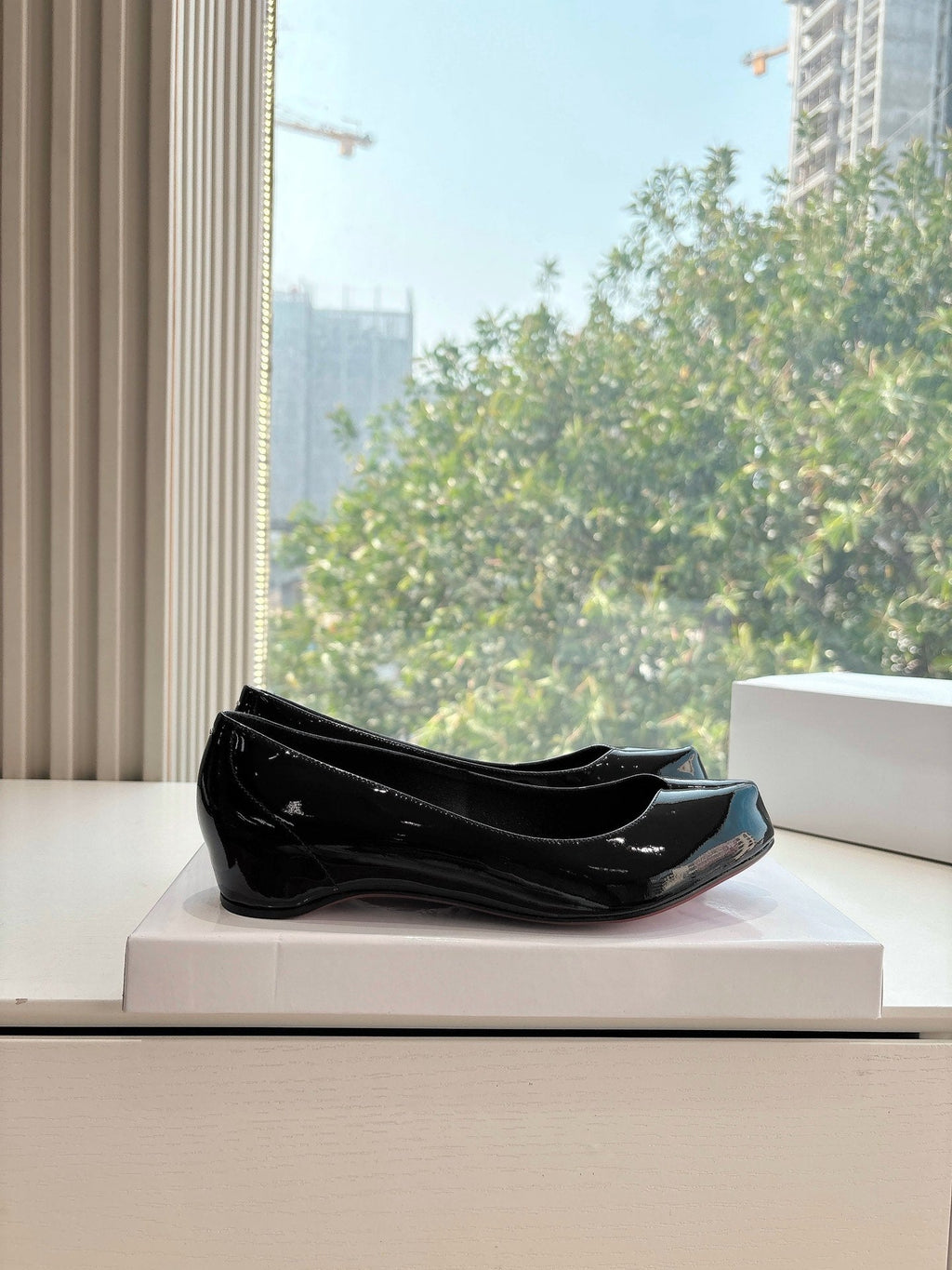 MARLOUGIELA STRASS BALLERINAS IN BLACK PATENT SMOOTH CALFSKIN