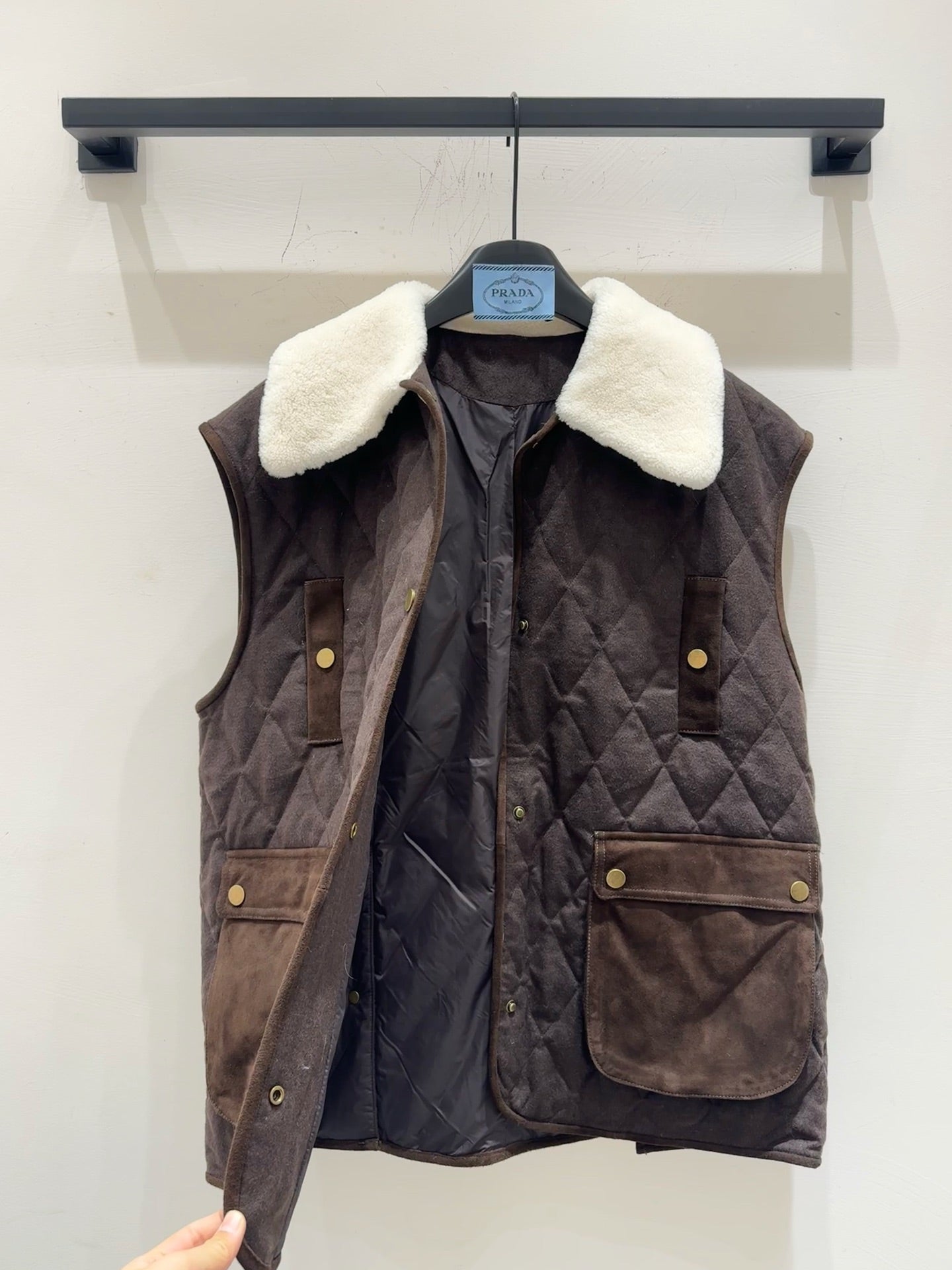 PRADA 25S SHEARLING VEST 245