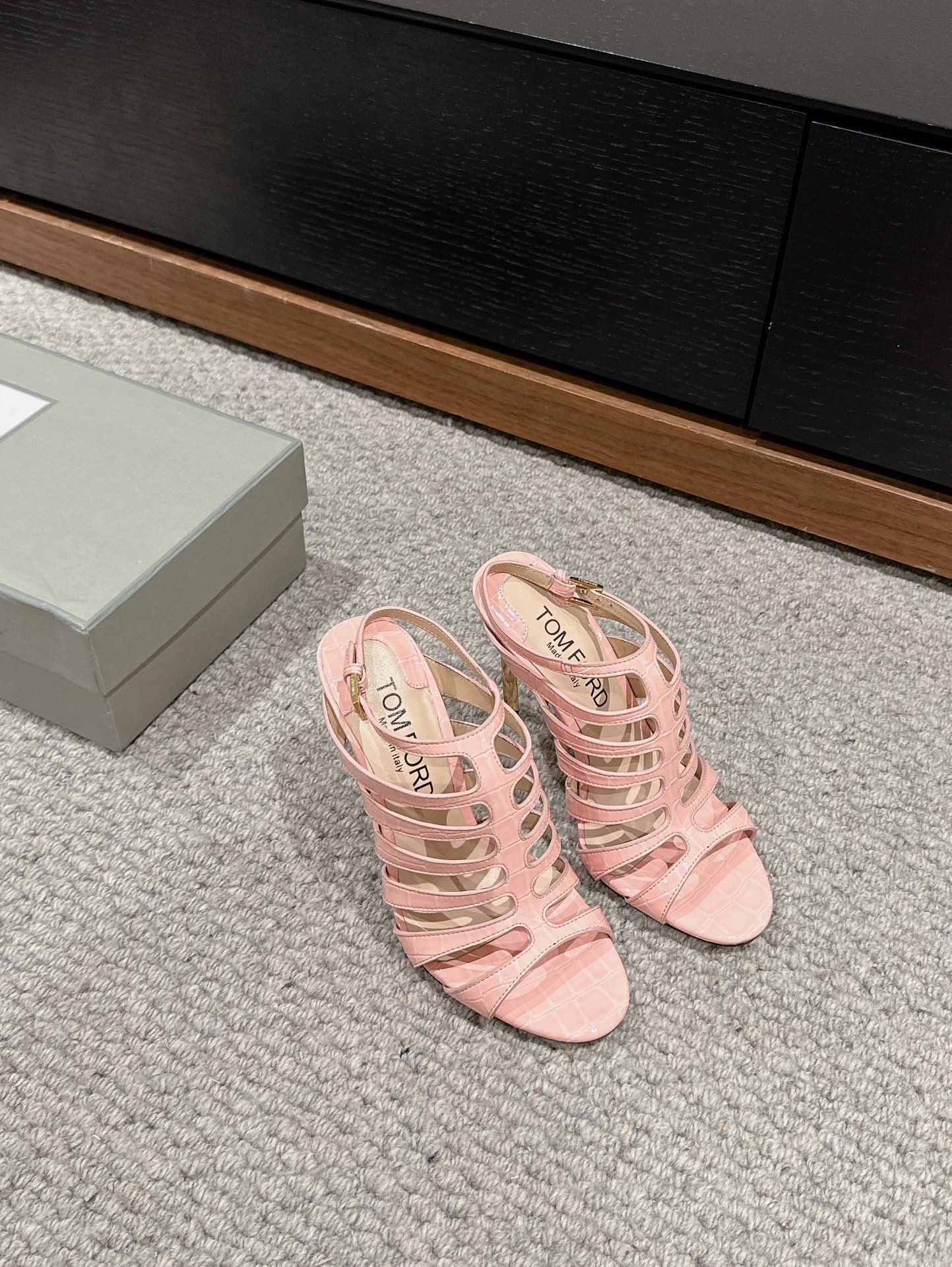 HIGH SANDAL 10 CM IN LIGHT PINK CALFSKIN