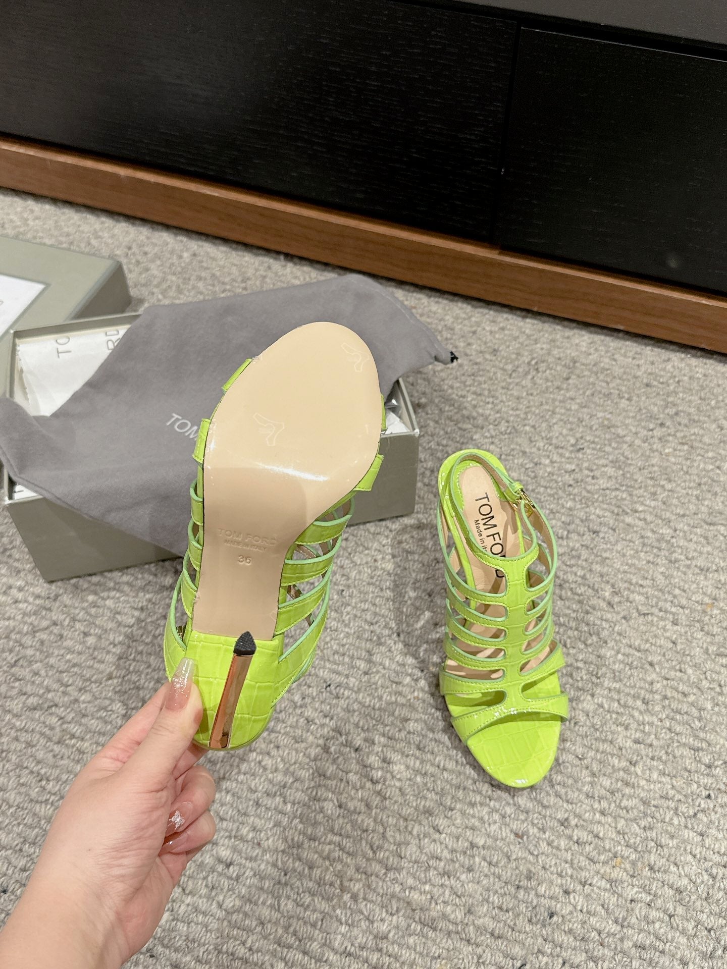 HIGH SANDAL 10 CM IN PEAR GREEN CALFSKIN