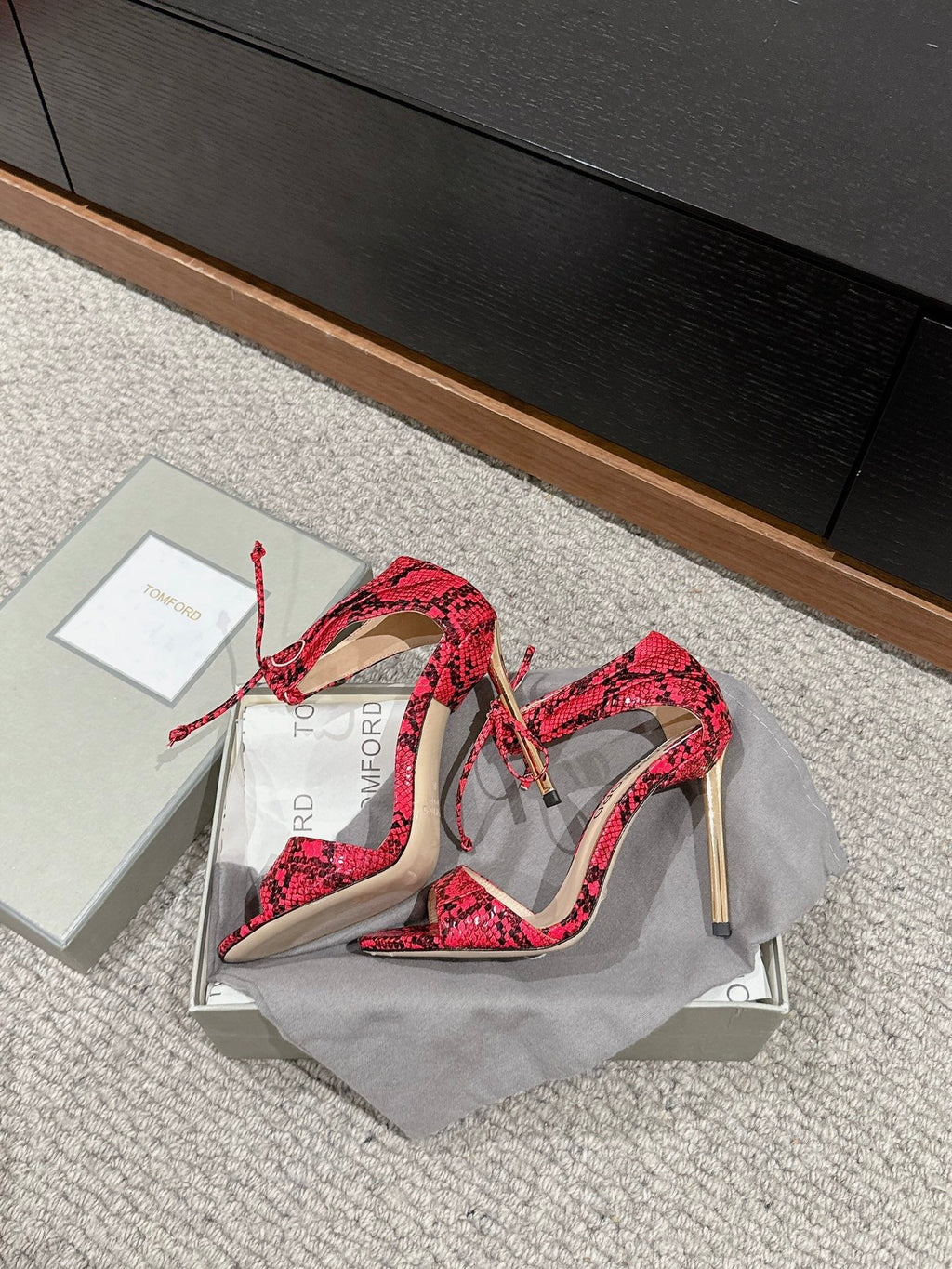 HIGH HEEL 10 CM SANDAL IN ROSE RED MIX BLACK CALFSKIN 684355