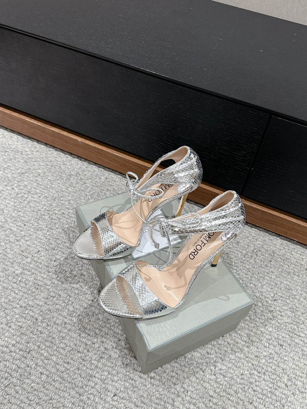 HIGH HEEL 10 CM SANDAL IN SILVER CALFSKIN 684362