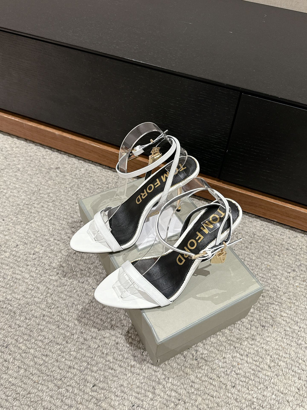 PADLOCK POINTY NAKED SANDAL 85 MM IN WHITE CALFSKIN