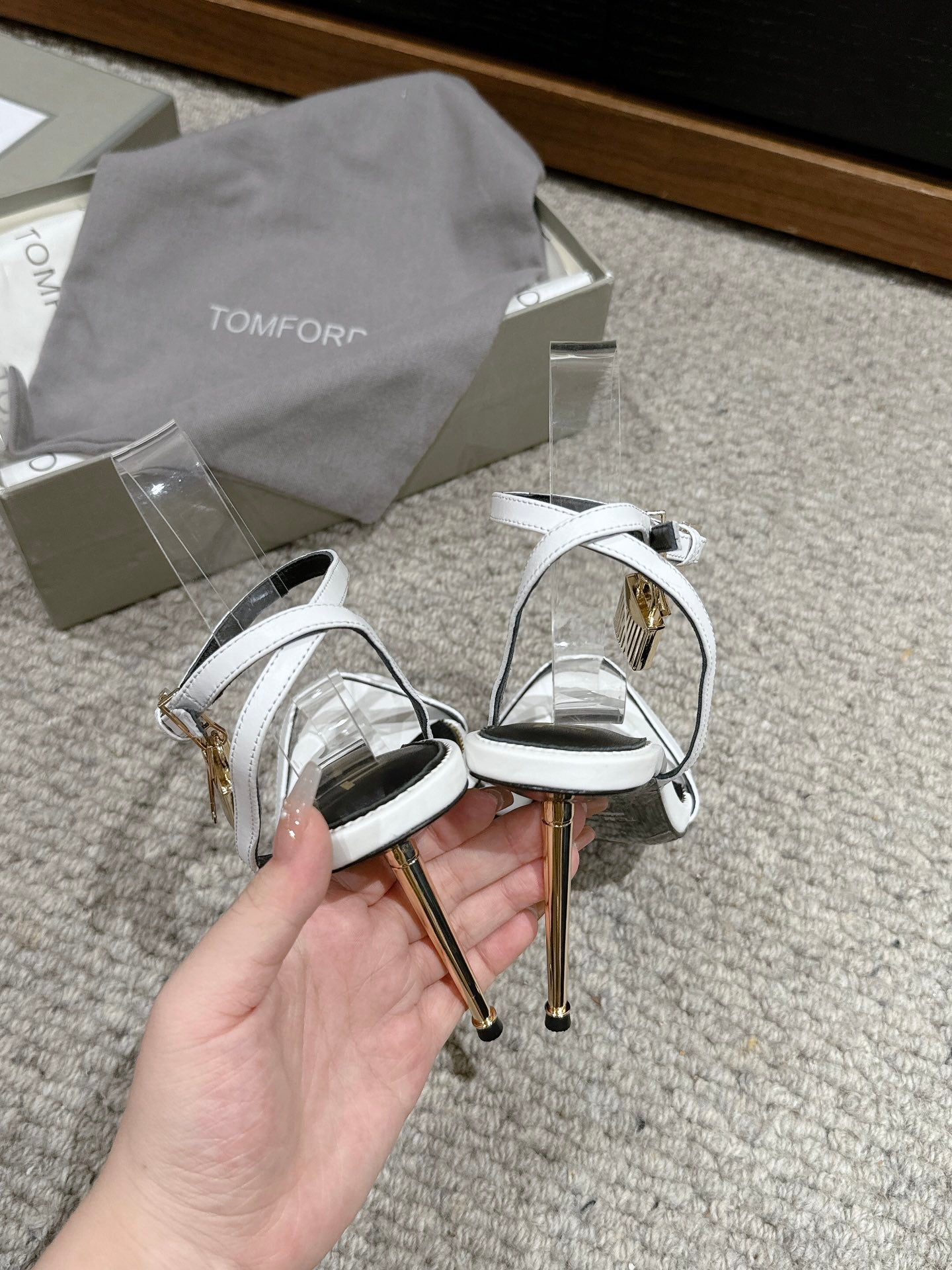 PADLOCK POINTY NAKED SANDAL 85 MM IN WHITE CALFSKIN