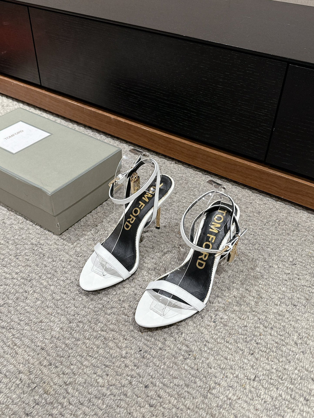 PADLOCK POINTY NAKED SANDAL 85 MM IN WHITE CALFSKIN