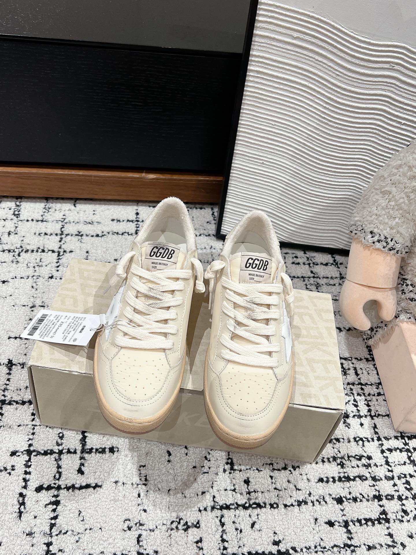 BALL STAR SNEAKERS BEIGE CALFSKIN WITH WHITE STAR