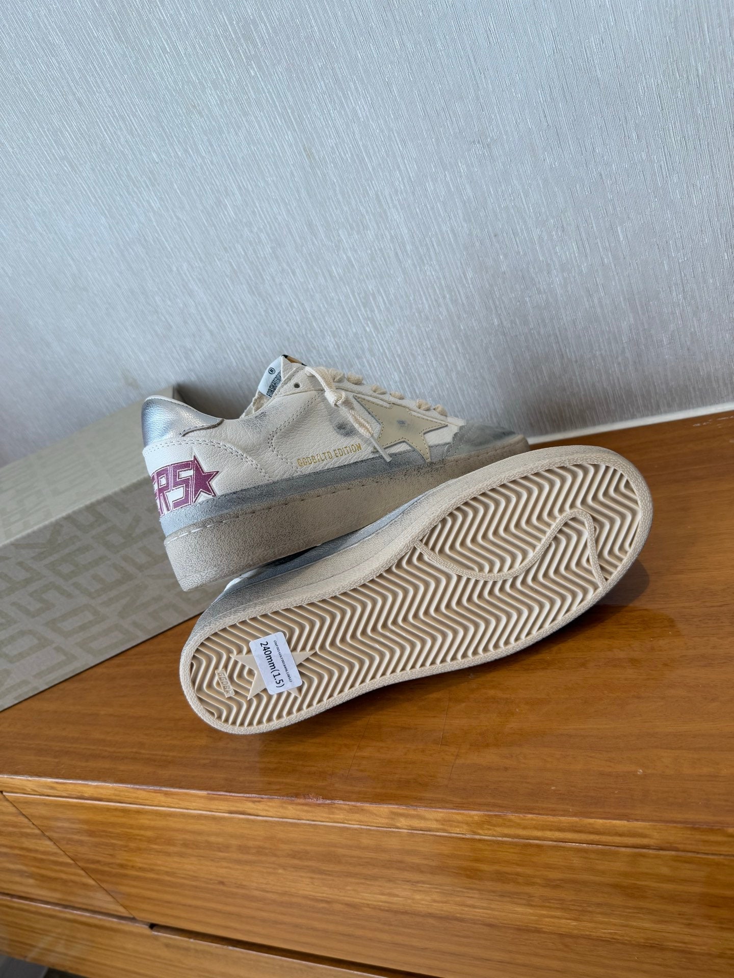BALL STAR SNEAKERS WITH BEIGE STAR IN WHITE CALFSKIN AND GRAY SUEDE