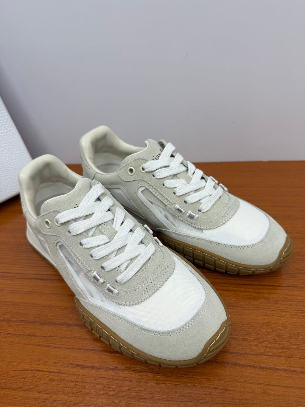 DIOR 26S SNEAKERS IN WHITE AND GRAY SUEDE AND FABRIC