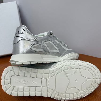 DIOR 26S SNEAKERS IN WHITE AND SILVER CALFSKIN AND MESH