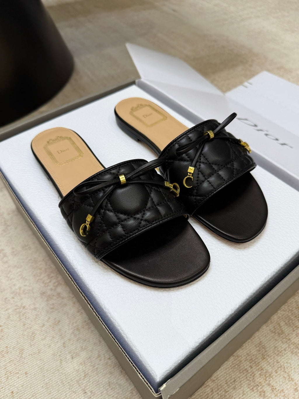 DIOR 26S DWAY CANNAGE SLIDE IN BLACK LAMBSKIN