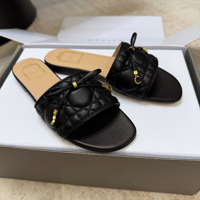 DIOR 26S DWAY CANNAGE SLIDE IN BLACK LAMBSKIN