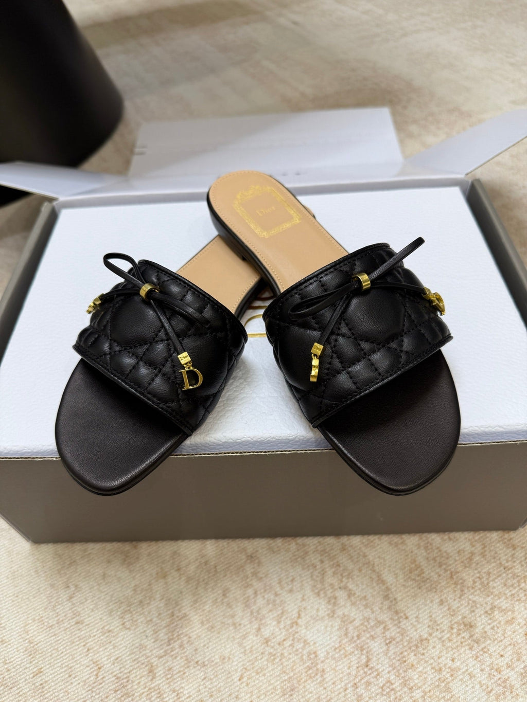 DIOR 26S DWAY CANNAGE SLIDE IN BLACK LAMBSKIN