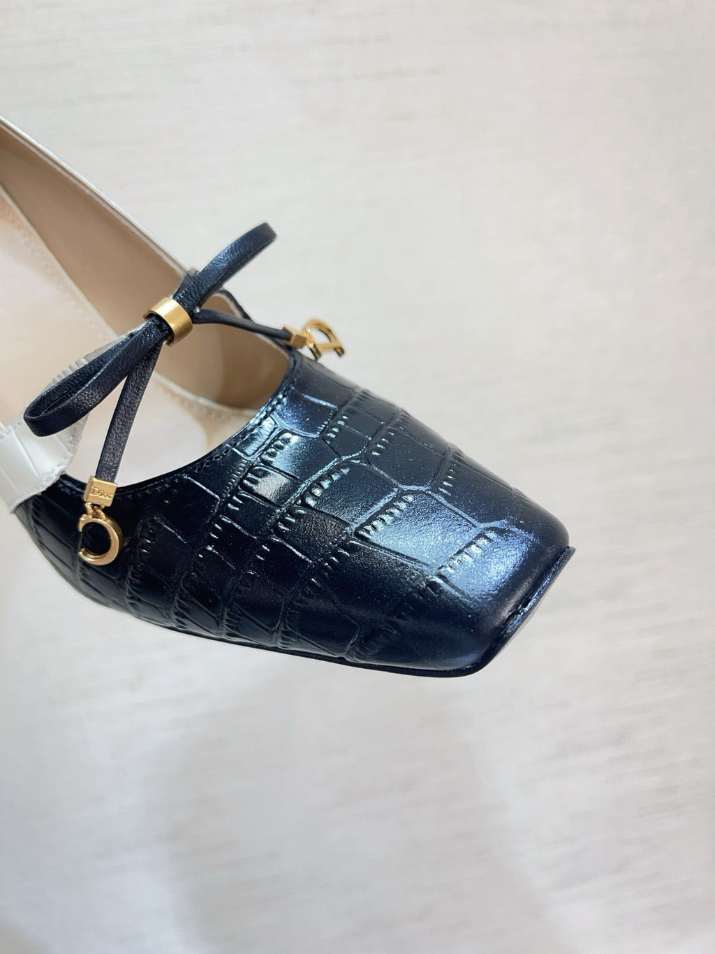 DIOR 26S HIGH HEELS IN BLACK MIX WHITE CROC-EMBOSSED CALFSKIN WITH CHARMS