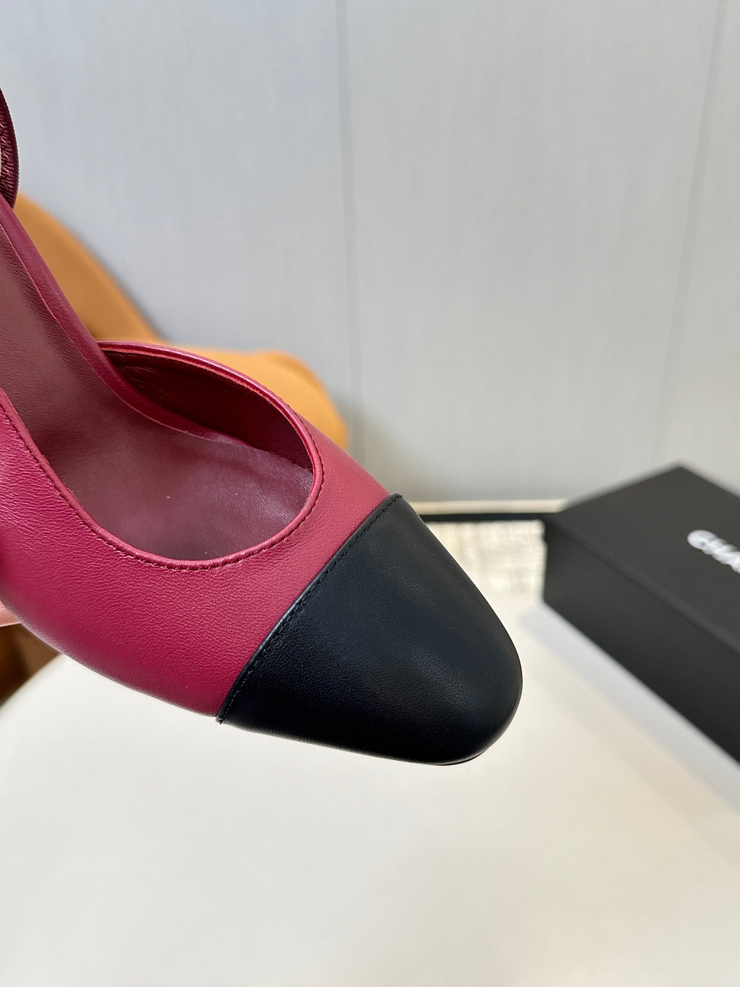CC SLINGBACK IN BURGUNDY RED MIX BLACK CALFSKIN