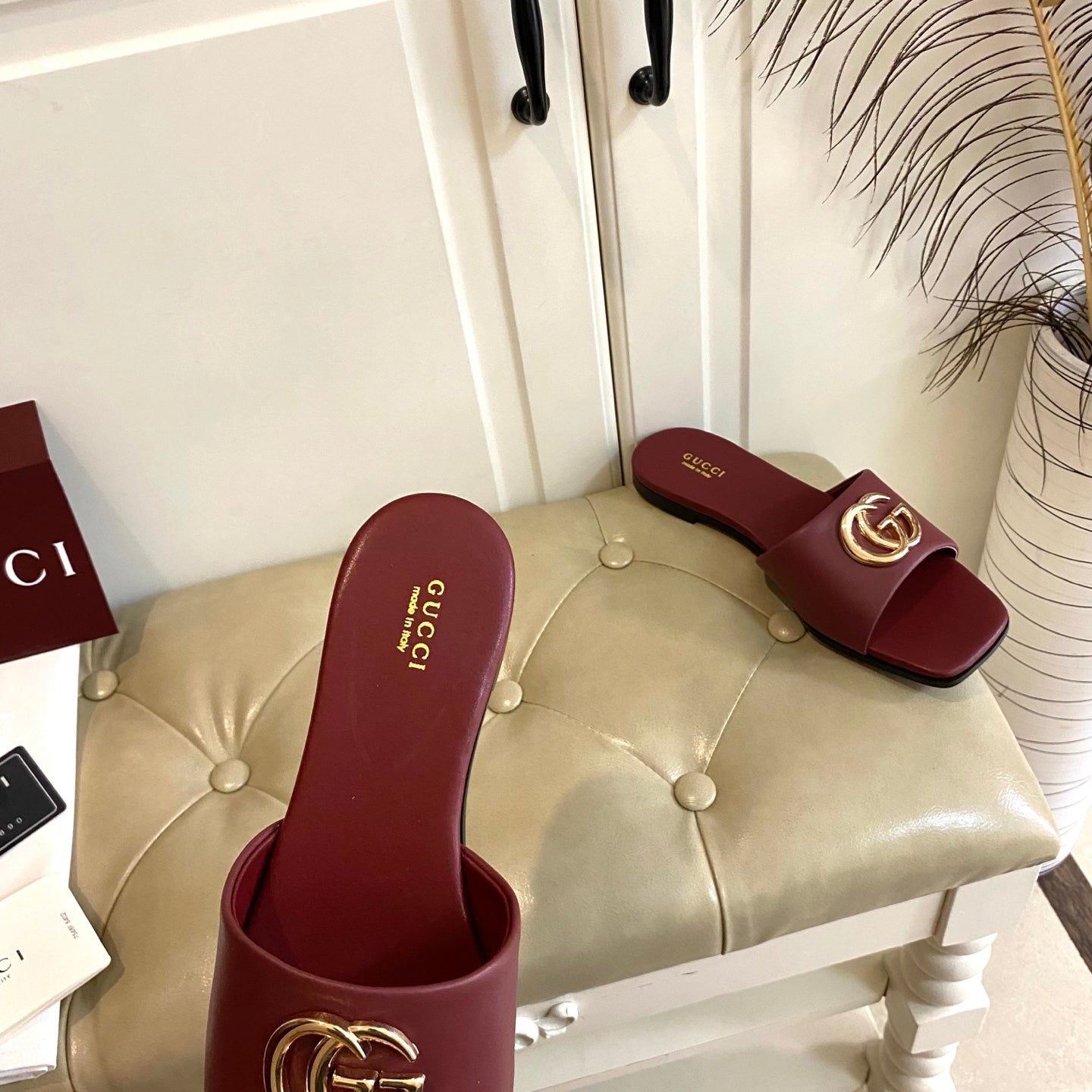 GUCCI 26S SLIDES IN DARK RED CALFSKIN