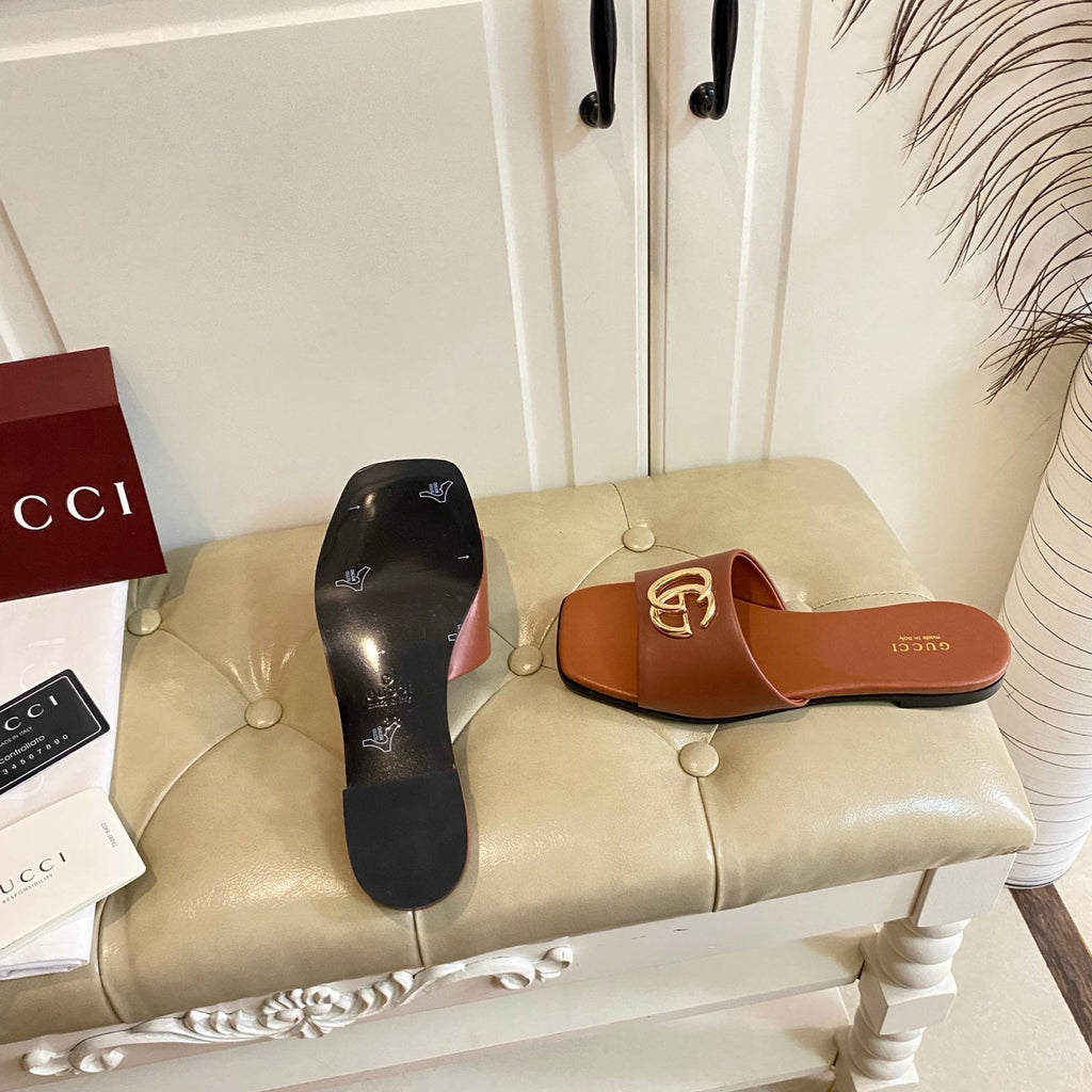 GUCCI 26S SLIDES IN BROWN CALFSKIN
