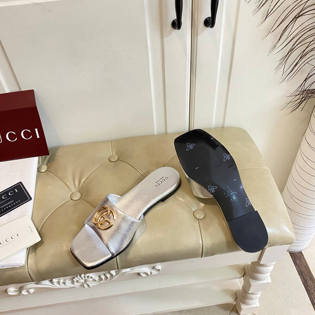 GUCCI 26S SLIDES IN SILVER CALFSKIN