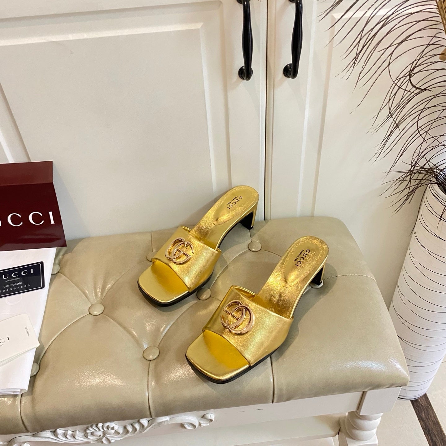 GUCCI 26S HIGH-HEELED SANDALS IN GOLD CALFSKIN WITH GOLD HARDWARE