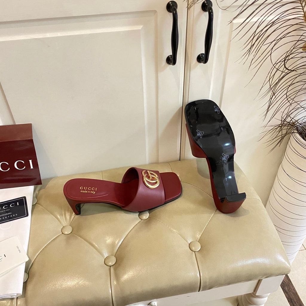 GUCCI 26S HIGH-HEELED SANDALS IN DARK RED CALFSKIN WITH GOLD HARDWARE
