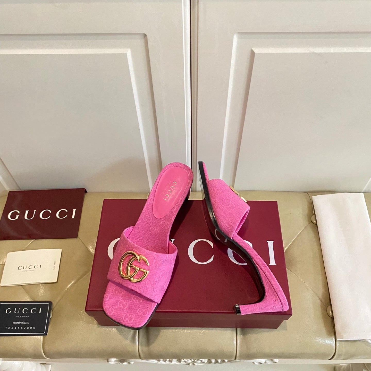 GUCCI 26S HIGH-HEELED SANDALS IN PINK CANVAS WITH GOLD HARDWARE