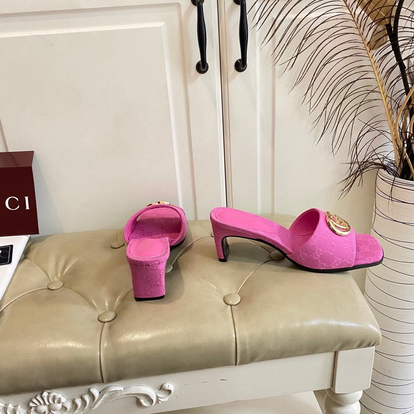 GUCCI 26S HIGH-HEELED SANDALS IN PINK CANVAS WITH GOLD HARDWARE
