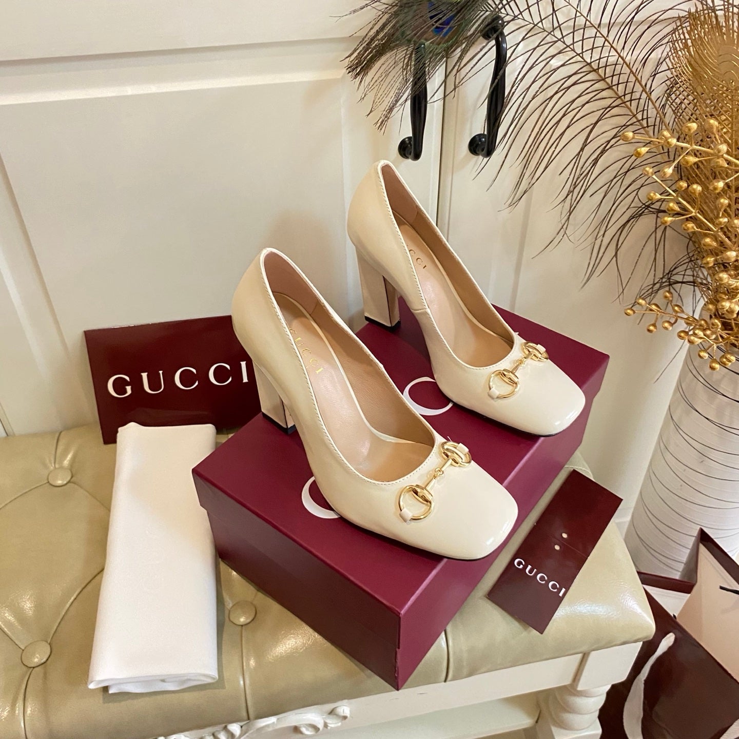 GUCCI 26S HORSEBIT MID-HEEL PUMPS 100 MM IN CREAM WHITE CALFSKIN