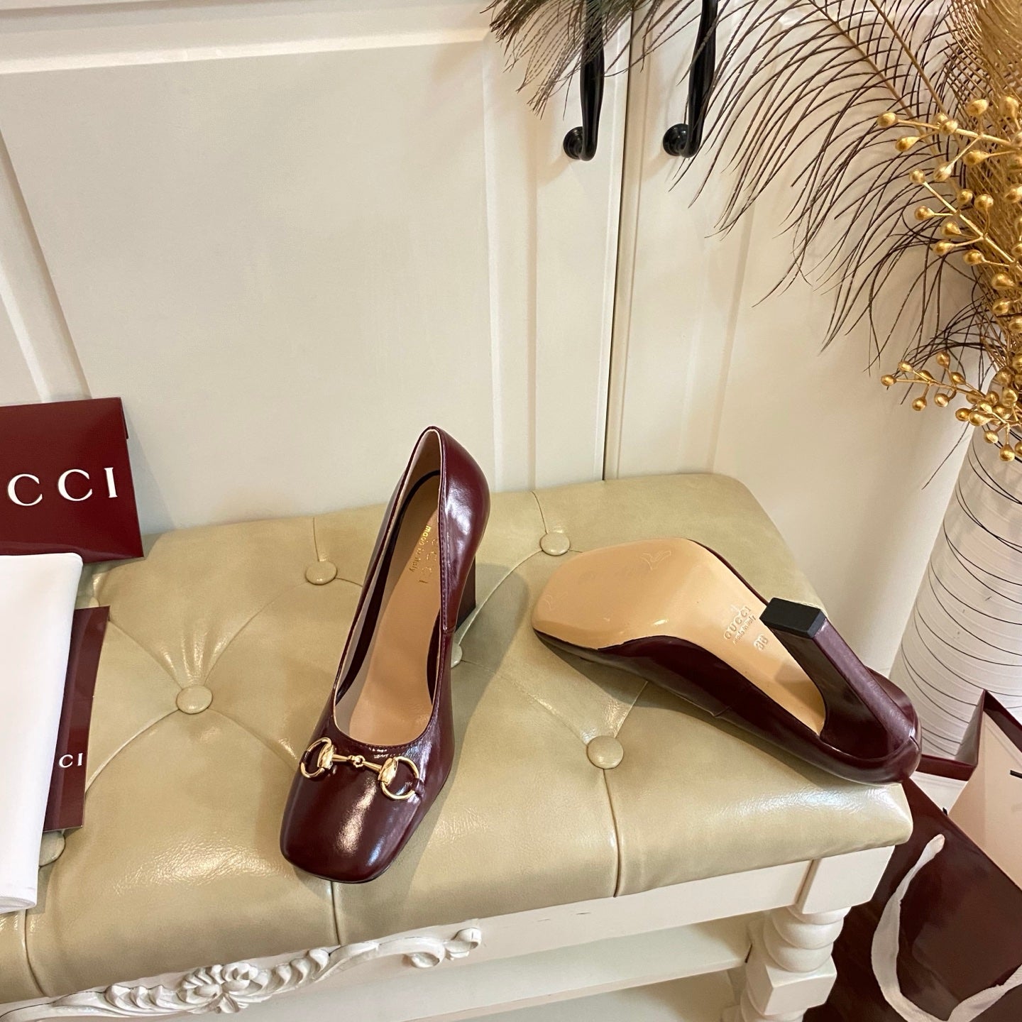 GUCCI 26S HORSEBIT MID-HEEL PUMPS 100 MM IN DARK RED CALFSKIN