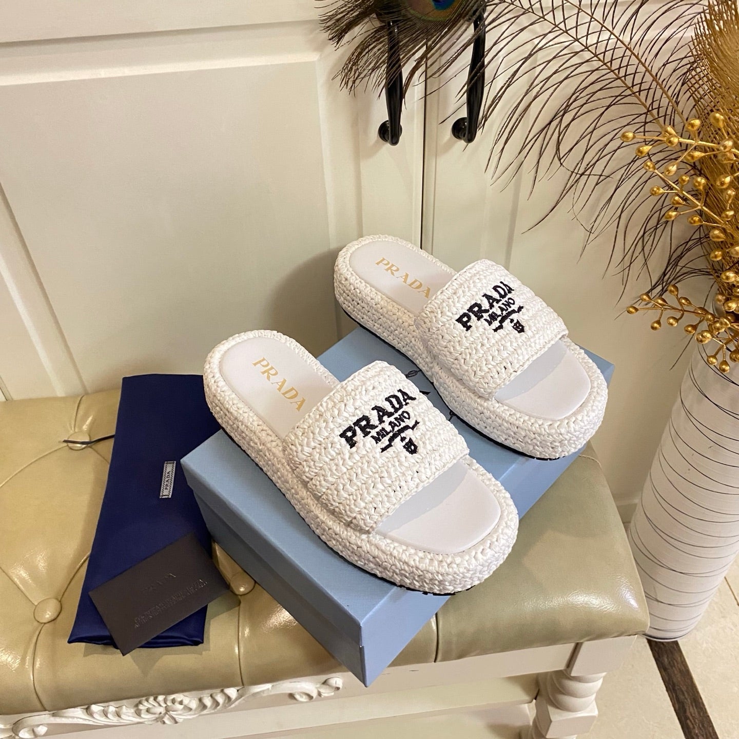 PRADA 26S SLIDE SANDALS IN WHITE LOGO RAFFIA