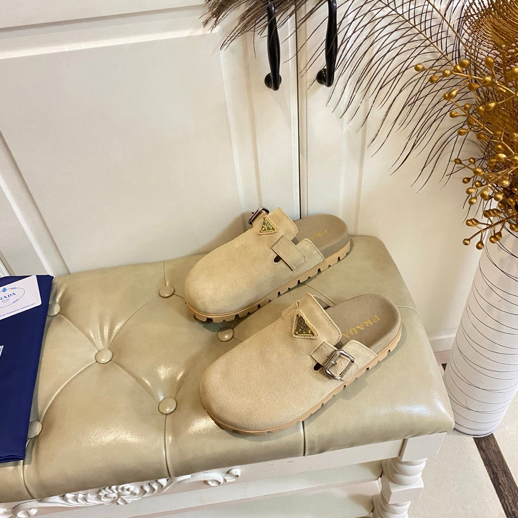 PRADA 26S BUCKLE CLOG SANDALS CHUNKY SOLE IN BEIGE SUEDE