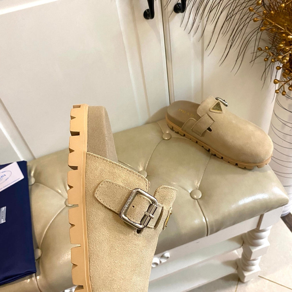PRADA 26S BUCKLE CLOG SANDALS CHUNKY SOLE IN BEIGE SUEDE