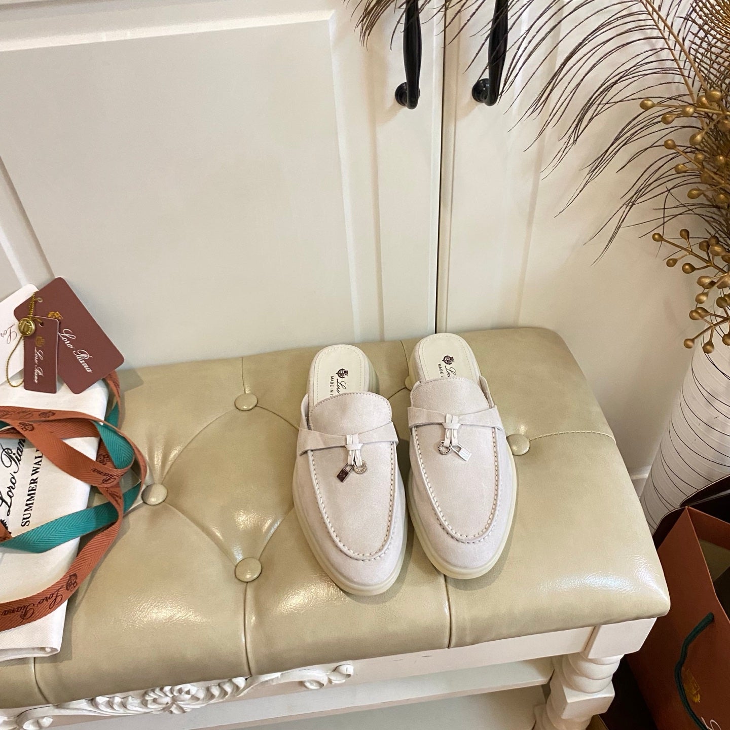 LP 26S LOCK CHARM MULES IN CREAM WHITE SUEDE GOLD HARDWARE