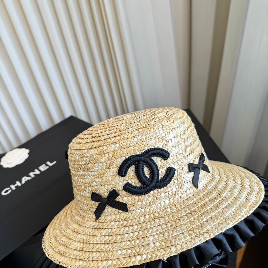 CHANEL 26S BOATER STRAW HAT WITH BLACK CC LOGO 337952