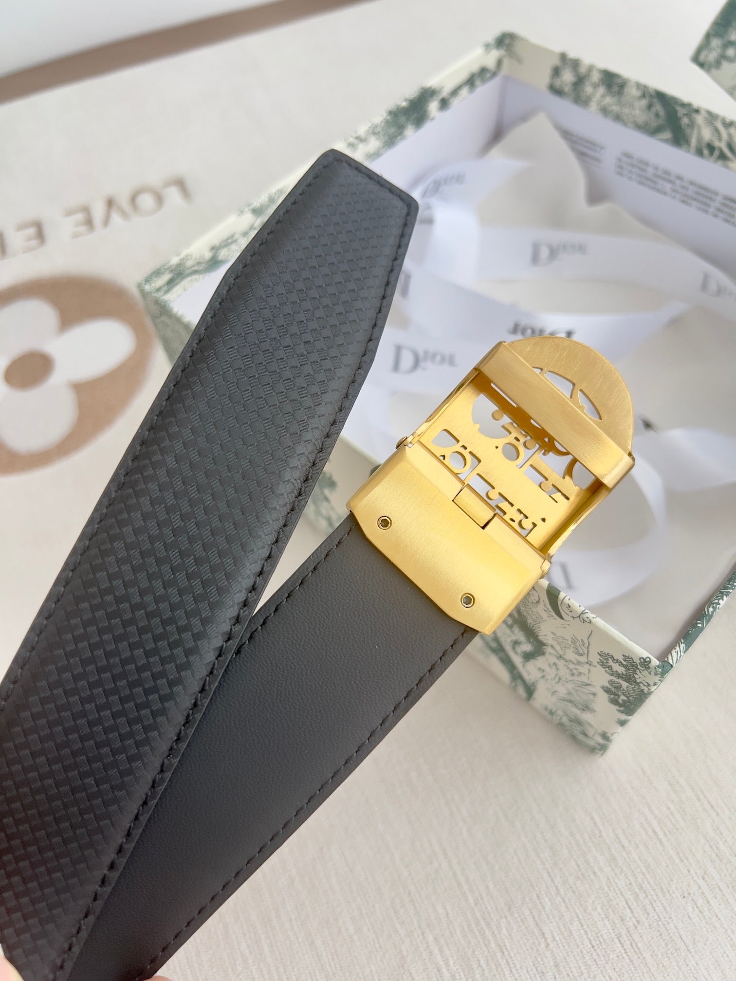 DIOR 26S CD LOGO BELT IN BLACK TEXTURED CALFSKIN GOLD HARDWARE