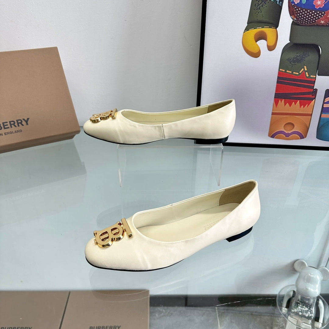 BURBERRY 26S BALLET FLATS IN CREAM WHITE CALFSKIN