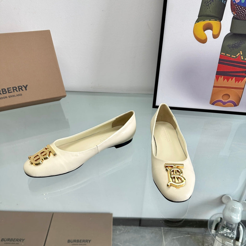 BURBERRY 26S BALLET FLATS IN CREAM WHITE CALFSKIN
