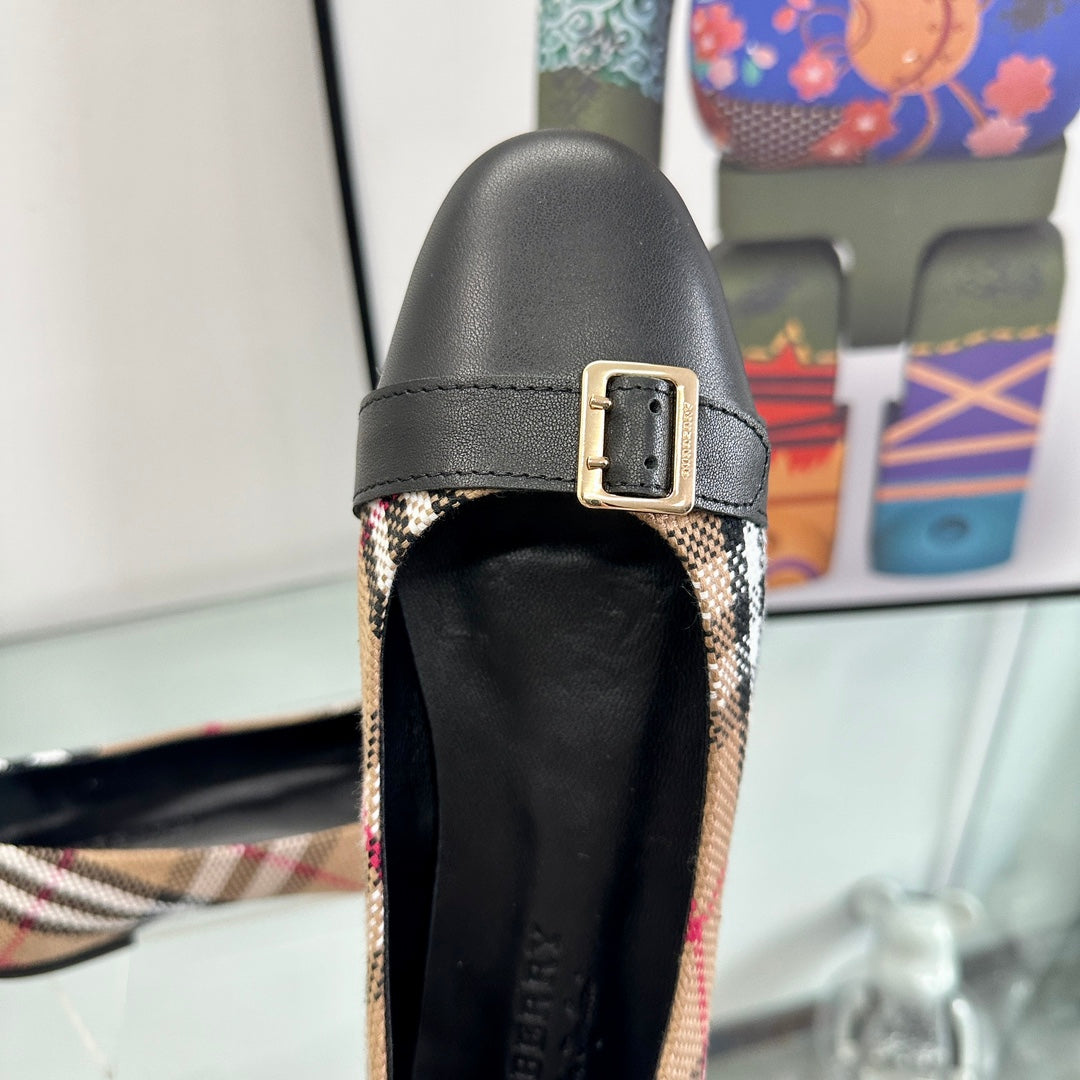 BURBERRY 26S PLAID FLATS IN BLACK CALFSKIN AND FABRIC