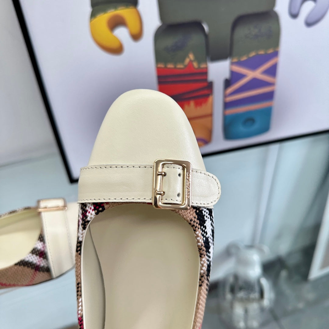 BURBERRY 26S PLAID FLATS IN CREAM WHITE CALFSKIN AND FABRIC