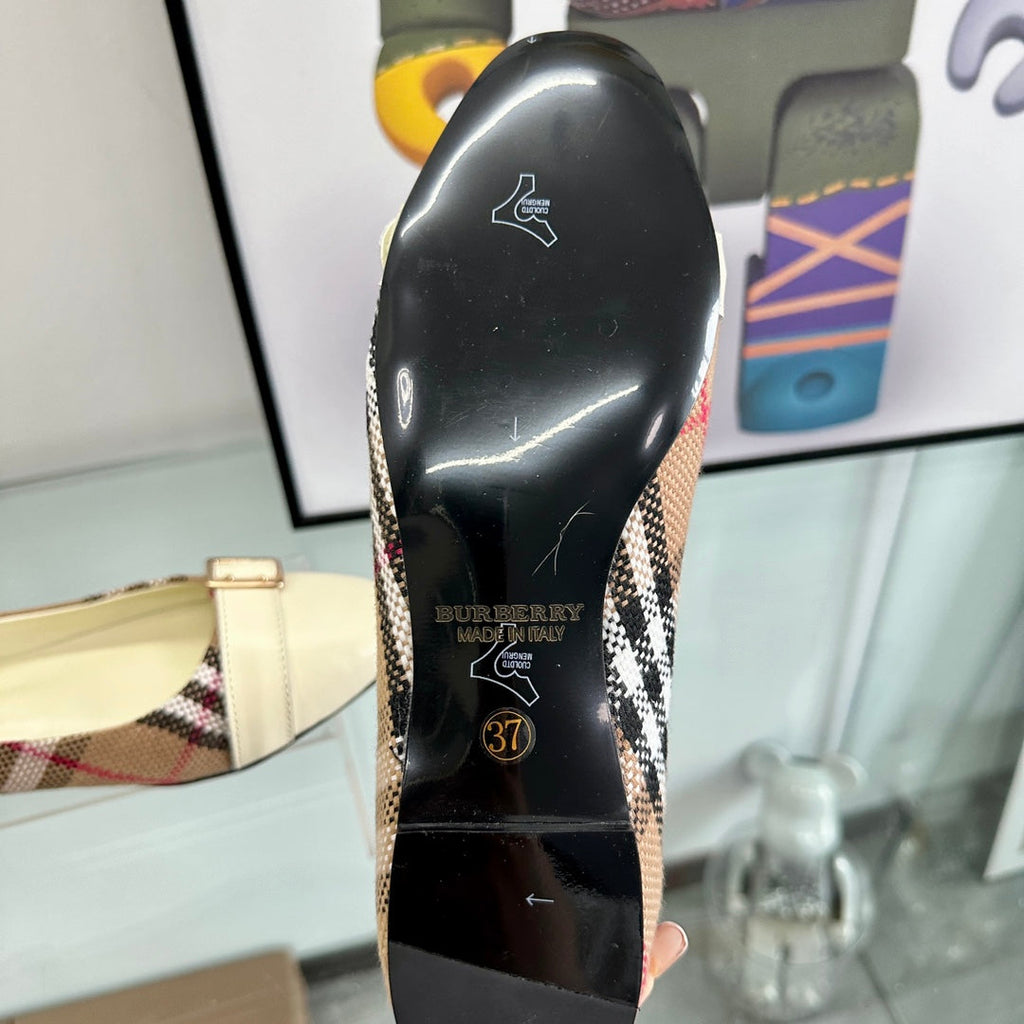 BURBERRY 26S PLAID FLATS IN CREAM WHITE CALFSKIN AND FABRIC