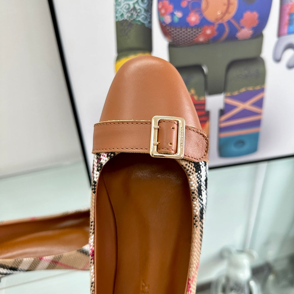 BURBERRY 26S PLAID FLATS IN BROWN CALFSKIN AND FABRIC