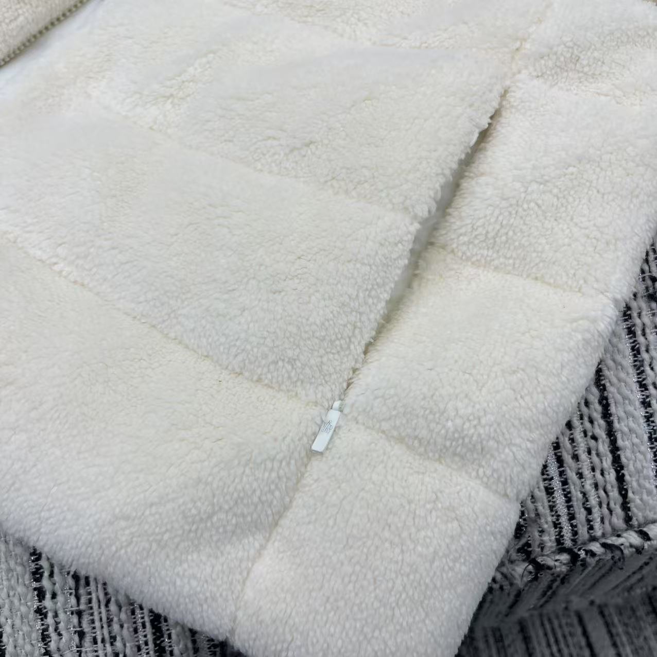 MONCLER 25S CARDIGAN JACKET 294
