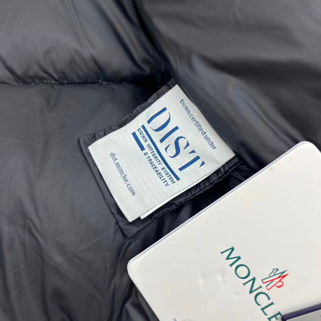 MONCLER 25S SHORT DOWN JACKET 288